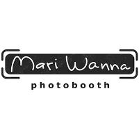 Mari Wanna photobooth rental image 1