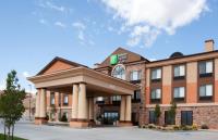 Holiday Inn Express & Suites Richfield image 8