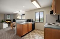 Hawthorn Suites by Wyndham Overland Park image 4