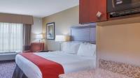  Holiday Inn Express & Suites Salina image 10