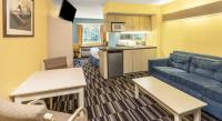 Microtel Inn & Suites by Wyndham Stockbridge image 3