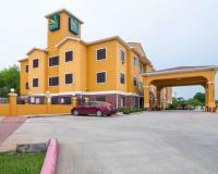 Quality Inn & Suites in Houston, TX image 1
