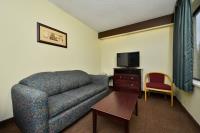 Econo Lodge Inn & Suites Richardson-Dallas image 4