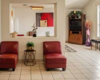 Econo Lodge Inn & Suites Pensacola image 9