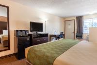 Econo Lodge Inn & Suites Hillsboro - Portland West image 2