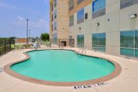 Holiday Inn Express & Suites San Marcos South image 2