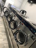 J & G Laundromat image 2