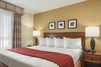 Country Inn & Suites by Radisson Normal West image 3
