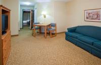 Country Inn & Suites By Radisson, Detroit Lakes image 1