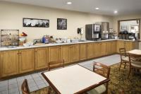 Country Inn & Suites by Radisson, Grinnell, IA image 1