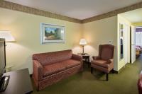 Country Inn & Suites by Radisson, Hampton, VA image 9