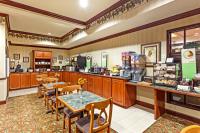 Country Inn & Suites by Radisson, Hinesville, GA image 2