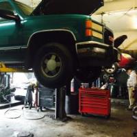 Young's Auto Repair & Towing image 1