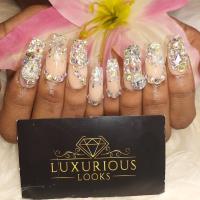 Luxurious Looks image 3