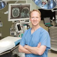 Dr. Richard Murray, MD | Neurosurgeon image 1