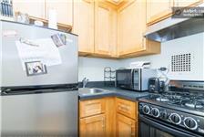 Airbnb NYC Apartment Rental image 4