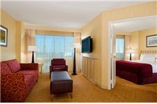 DoubleTree Suites by Hilton Hotel Santa Monica image 3