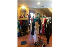 Hed2Toe Salon & Luxury Consignment Boutique image 3