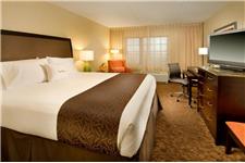 DoubleTree by Hilton Hotel Sterling - Dulles Airport image 2