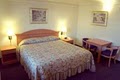 Econo Lodge Fresno image 5