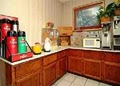 Econo Lodge & Suites image 6
