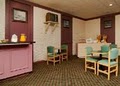 Econo Lodge image 4