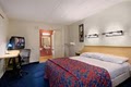 Red Roof Inn image 5