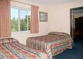 Anchor Inn & Suites Mackinaw City image 4