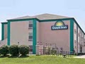 Days Inn Evansville East IN logo