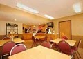 Econo Lodge Hotel image 9