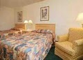 Econo Lodge Inn & Suites Fort Rucker image 4
