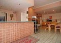Econo Lodge  Inn & Suites image 4