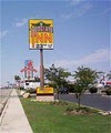 Econo Lodge  Inn & Suites image 4