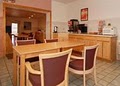 Econo Lodge  Inn & Suites image 10