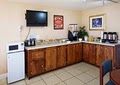 Econo Lodge North image 7