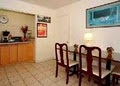 Econo Lodge University image 6