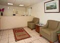 Econo Lodge University image 7