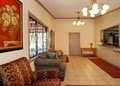 Econo Lodge image 8