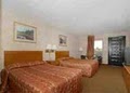 Econo Lodge image 9