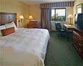 Hampton Inn Omaha-Westroads Mall image 9