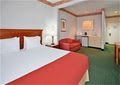 Holiday Inn Express Hotel & Suites Batesville image 3