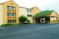 La Quinta Inn & Suites St. Louis Maryland Heights image 7