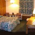 National 9 Inn - Showboat Motel image 5