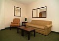 Quality Suites Charleston Convention Center Hotel image 5