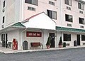 Red Roof Inn image 4