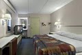 Red Roof Inn image 4