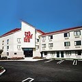 Red Roof Inn image 8