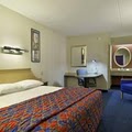 Red Roof Inn image 9