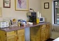 America's Budget Inn image 9