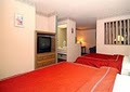 Comfort Suites image 3